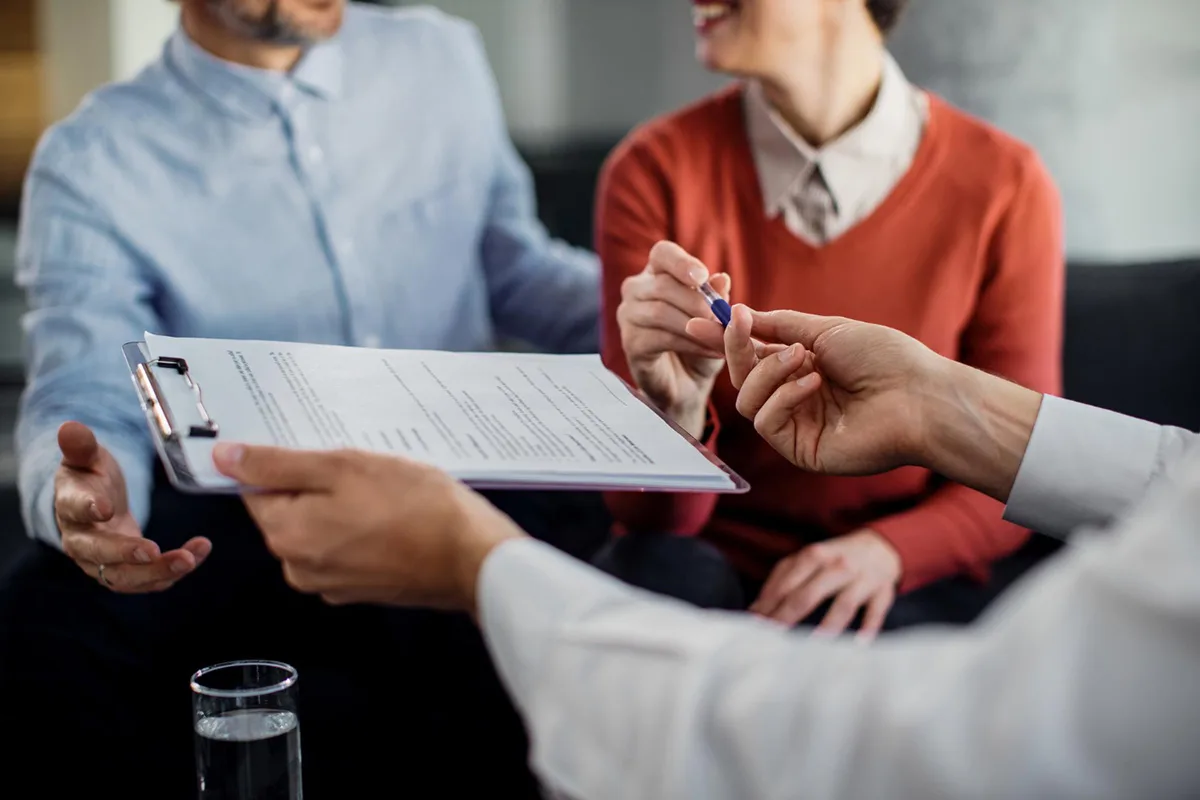 What to Consider Before Signing a Lease Agreement